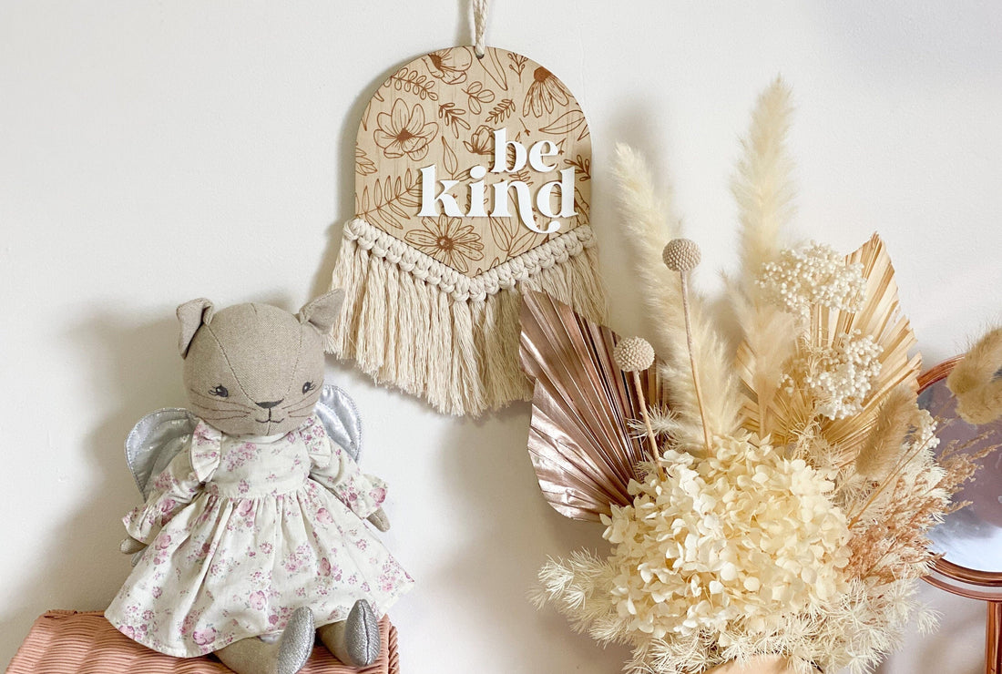 Boho Floral “Be Kind” Macrame Wall Hanger