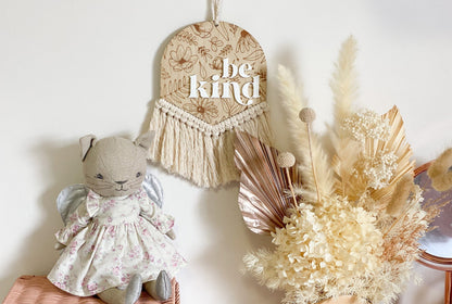 Boho Floral “Be Kind” Macrame Wall Hanger
